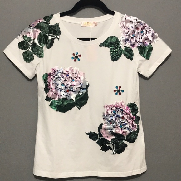 💎White shirt with floral patches and jewels 💎 - Picture 4 of 8